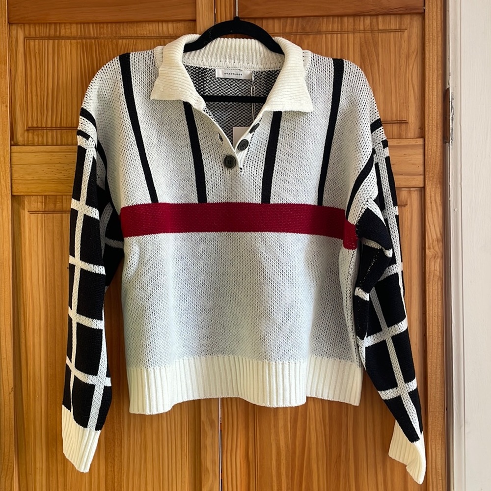 Avantlook Sweater - size M